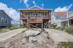 835 Ocean Ave