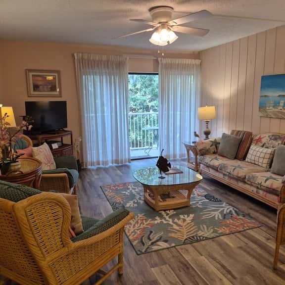 Beachwood 2075 - Image 1