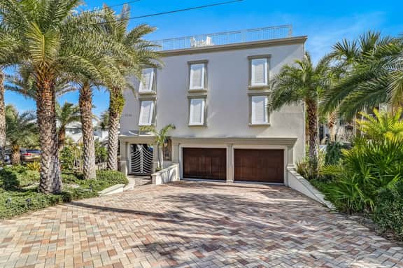 3036 S Fletcher